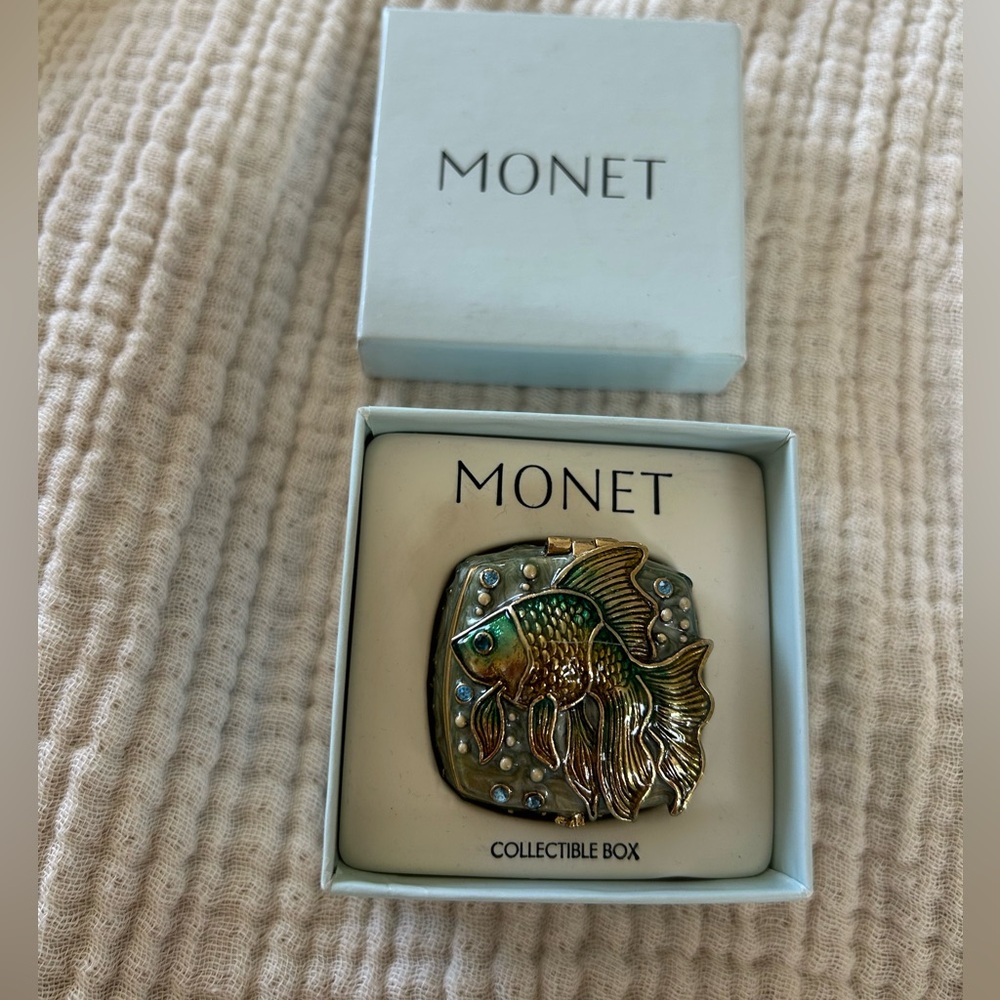 Monet Enamel Koi Fish Trinket Box. Rhinestone Bubbles. New In Box Retired